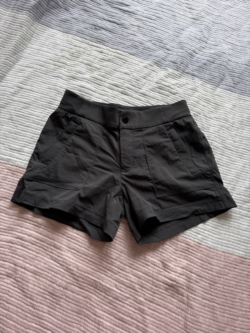 Athleta Trekkie shorts 0